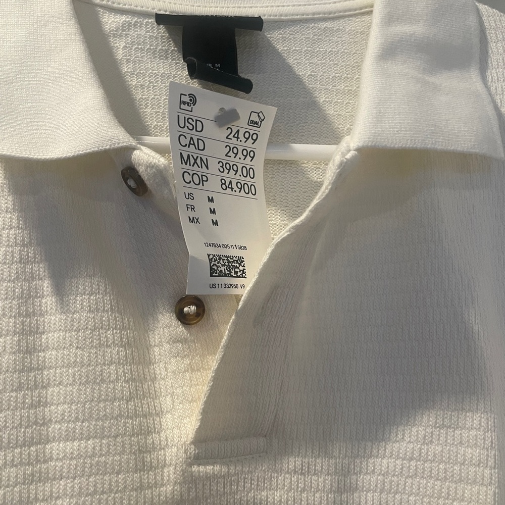 H&M Slim Fit Textured Cream Polo Shirt - Picture 3 of 4